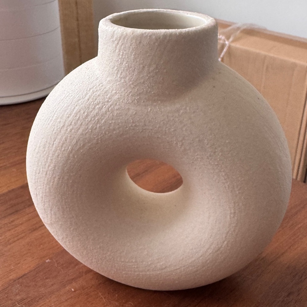 Like new - Threshold Target mini donut vase